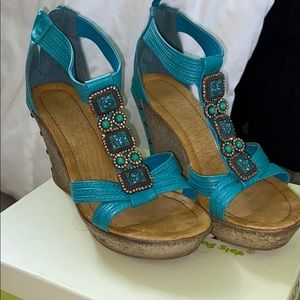Women’s Size 8 Patrizia Helicon Turquoise Wedge